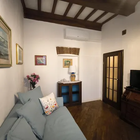 Kira Bike Storage Apartment *